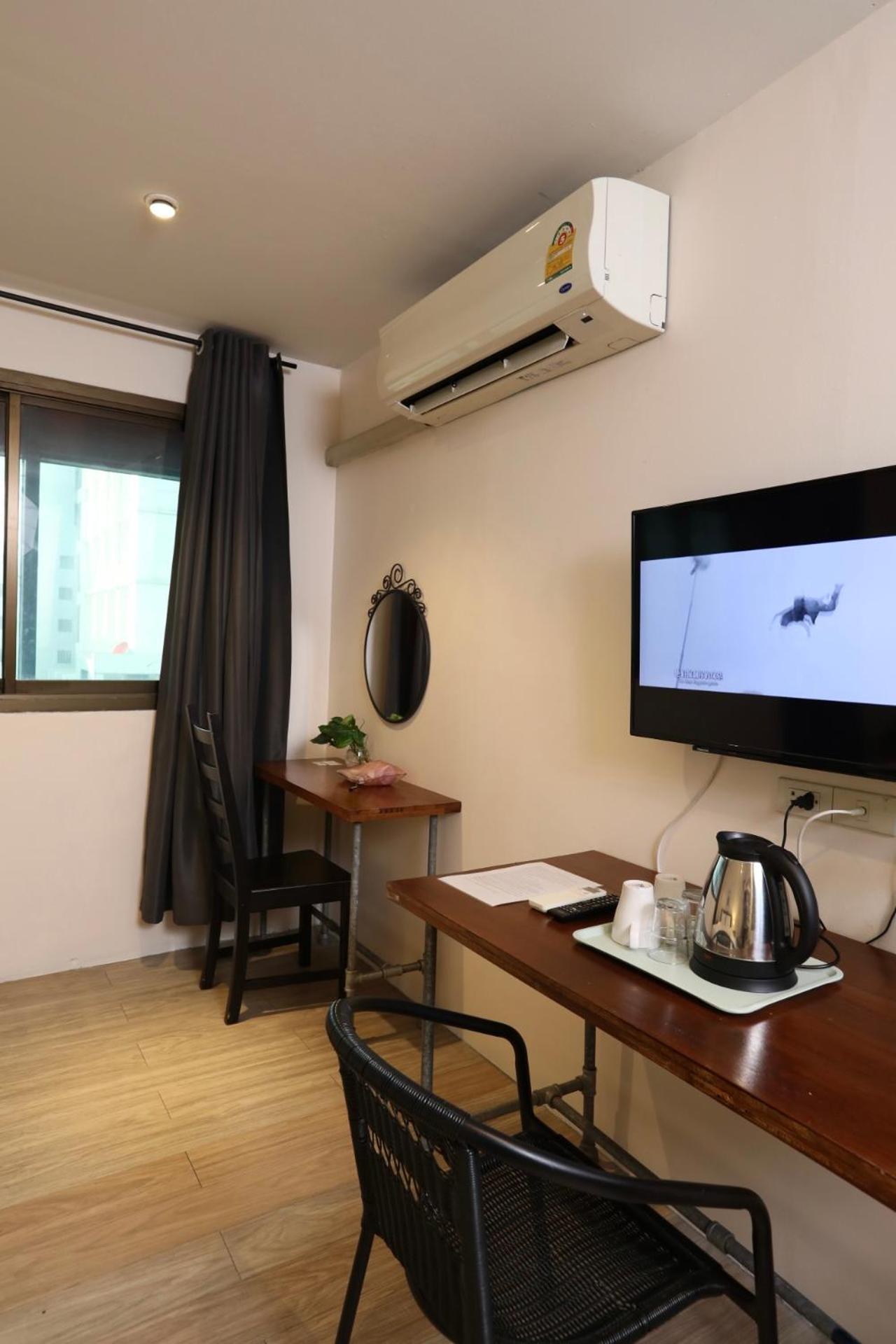 Studio F Sukhumvit Banguecoque Exterior foto