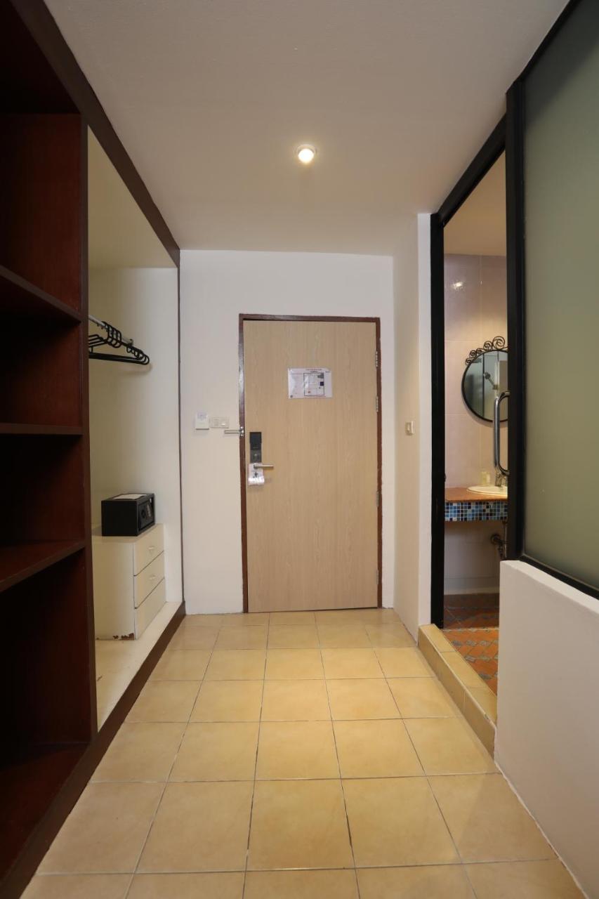 Studio F Sukhumvit Banguecoque Exterior foto