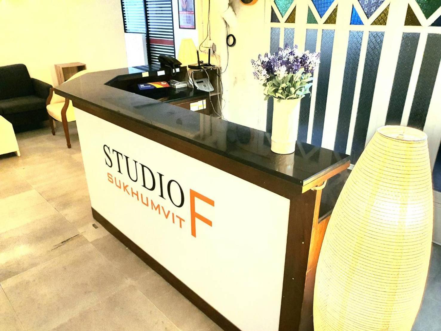 Studio F Sukhumvit Banguecoque Exterior foto
